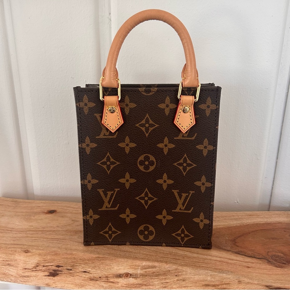 Louis Vuitton Monogram petit sac